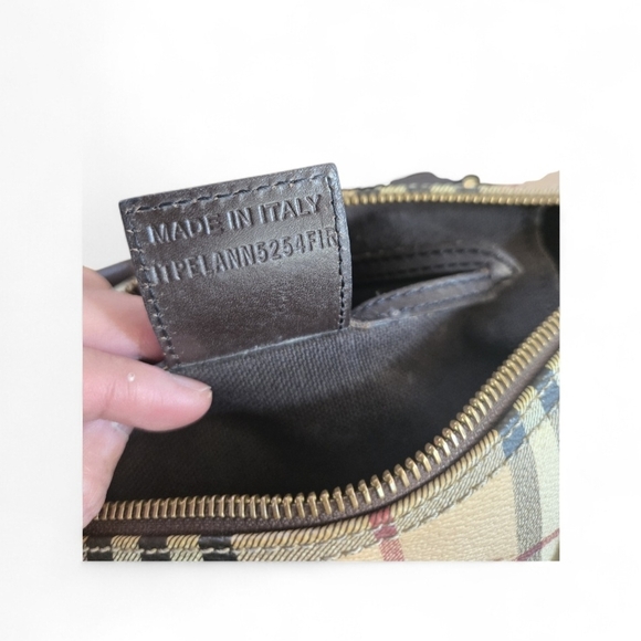 Burberry Beige Checkered Women's Bag - Picture 7 of 10